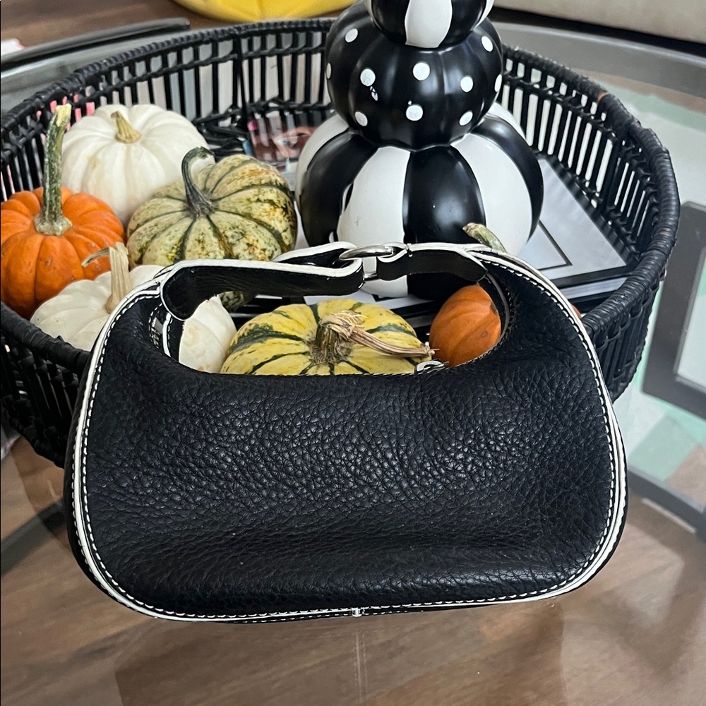 Elegant Black and White Leather Shoulder Bag